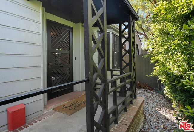 Building Photo - 508 N San Vicente Blvd
