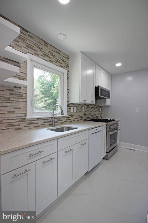 Building Photo - 6811 Glenmont St