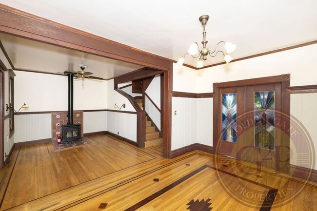 Building Photo - Potrero Hill - 3 BR, 2.5 BA House 1,388 Sq. Ft. - 3D Virtual Tour, Large Private Yard