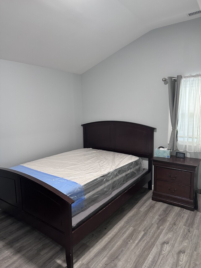 Building Photo - 902B Edgerly RD