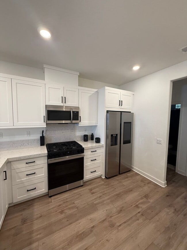 Building Photo - New Construction Town Home