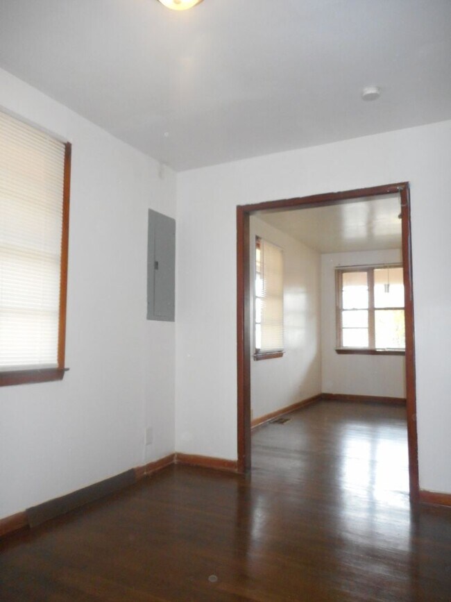 Building Photo - 3 Bedroom 1 Bath Downtown Augusta