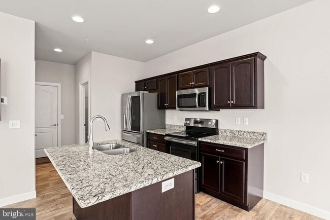 Building Photo - 140 Sage Blvd