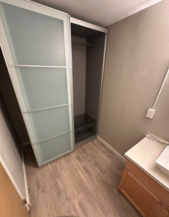 Building Photo - Updated 2BR Condo at Sky Terrace (Utilities Included!)