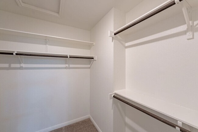 Building Photo - Experience Luxury Living: Perfect Blend of Comfort & Style in Your Dream Home! Schedule Viewing Now!