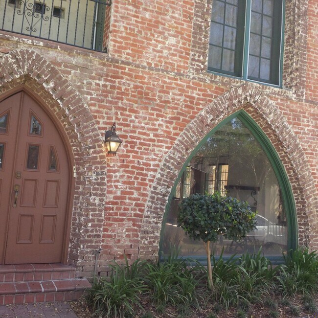 Primary Photo - 1126 N Vista St