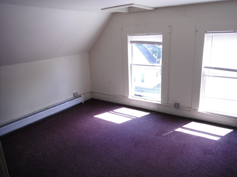 Bedroom 3 - 20 Merrill St