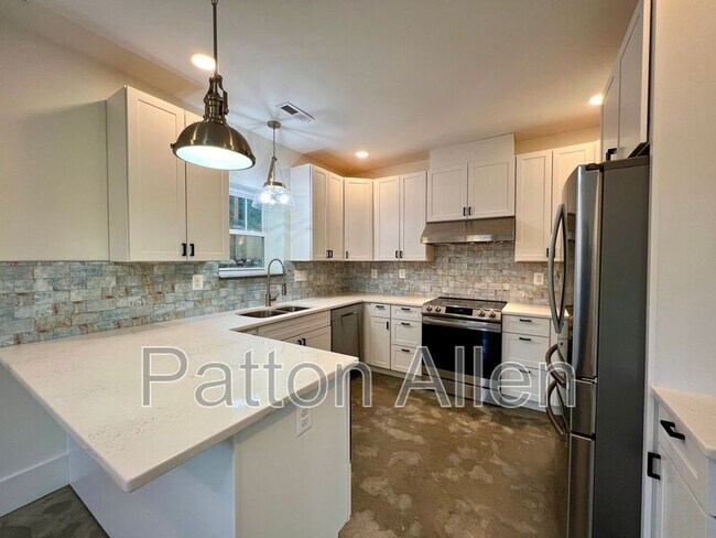 Building Photo - 21 Toxaway St