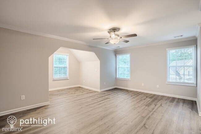 Building Photo - 4 br, 2.5 bath House - 912 Lakeside Ct UNIT