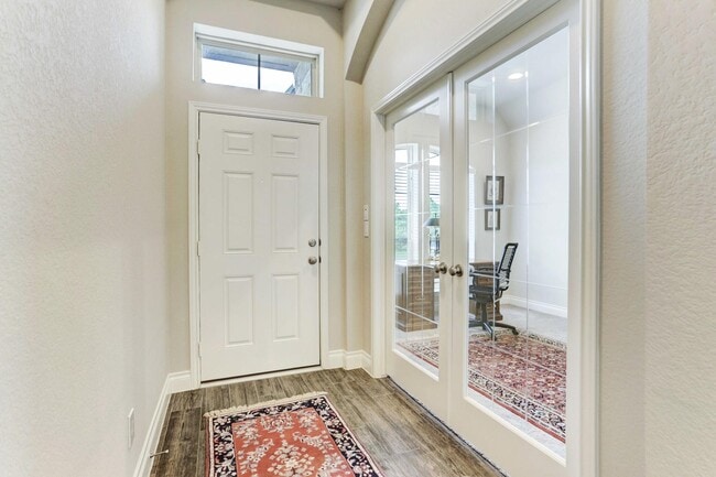 Building Photo - 8126 Silverspot Ln