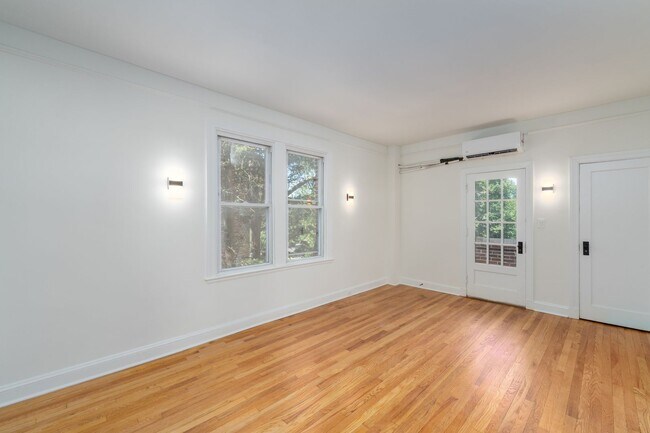 Building Photo - Newly Remodeled 1-Bedroom with Office Space, 1-Bathroom Near Johns Hopkins University