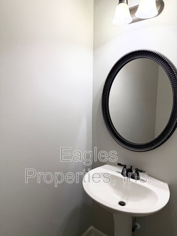 Building Photo - 209 Weeping Willow Dr