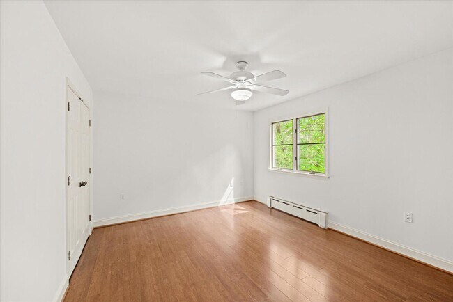 Building Photo - 6013 Selvyn Rd