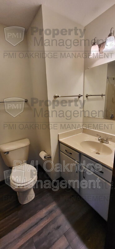 Building Photo - 265 Woodlawn Dr