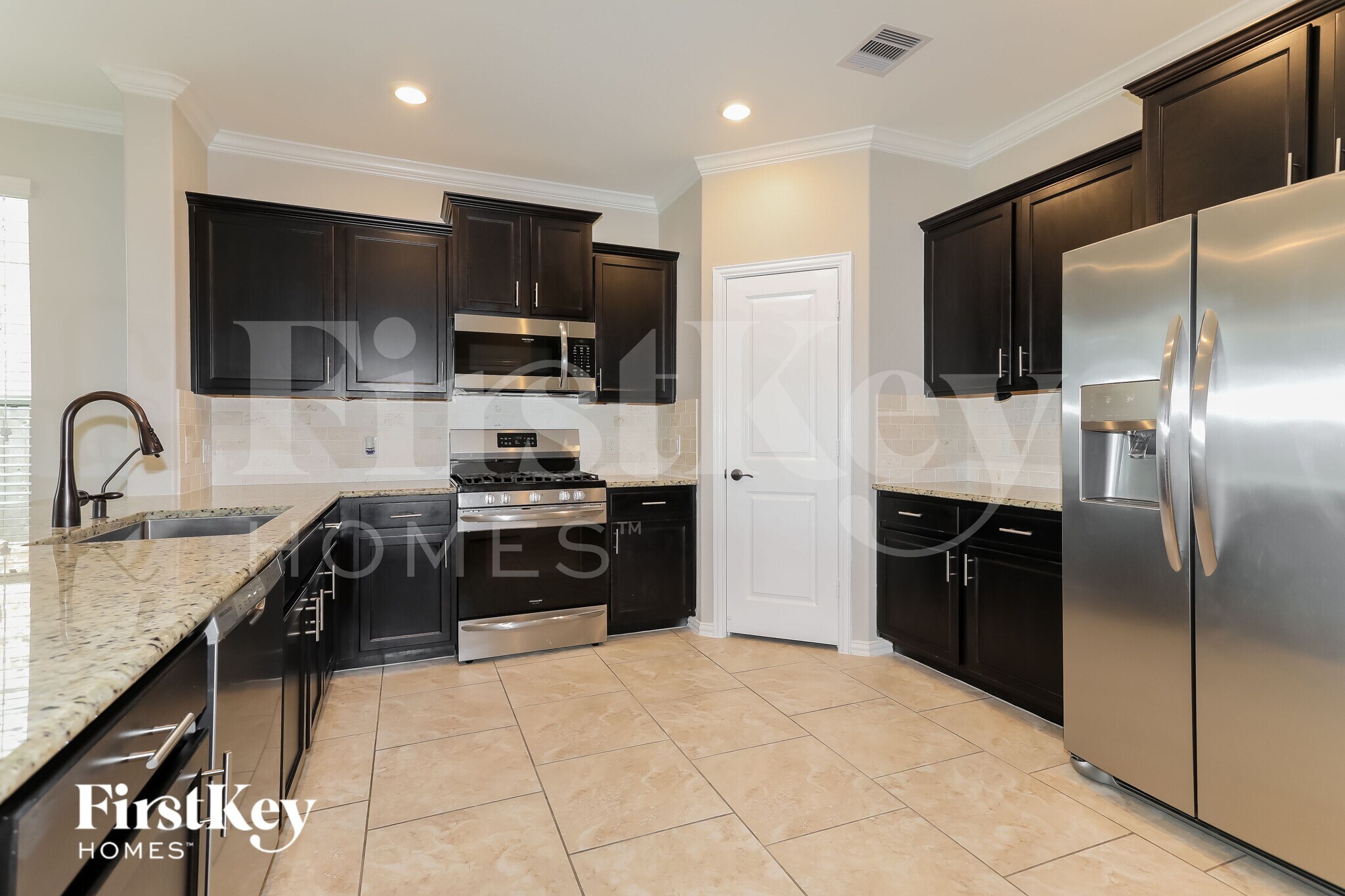 Building Photo - 119 Del Carmen Dr
