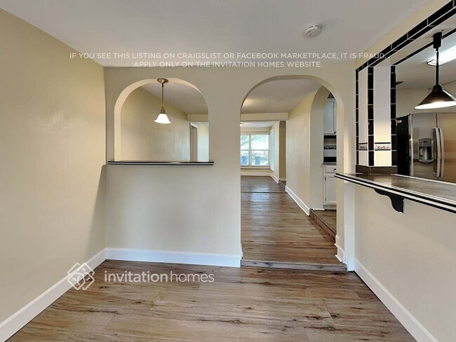 Building Photo - 1309 Tyrone Blvd N