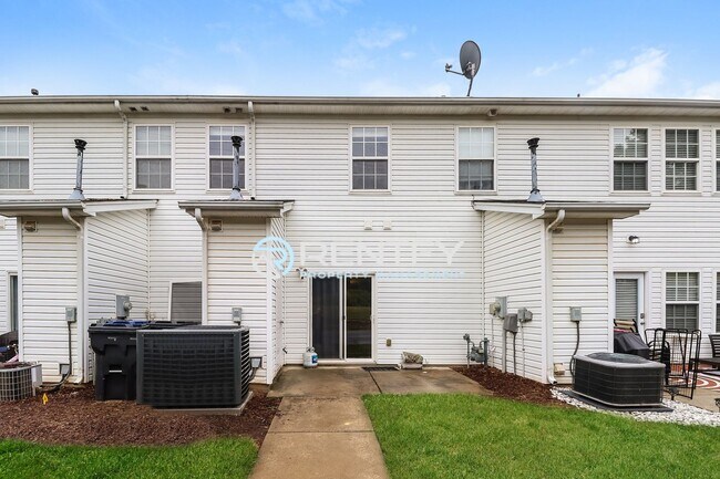 Building Photo - 18478 Streamline Ct