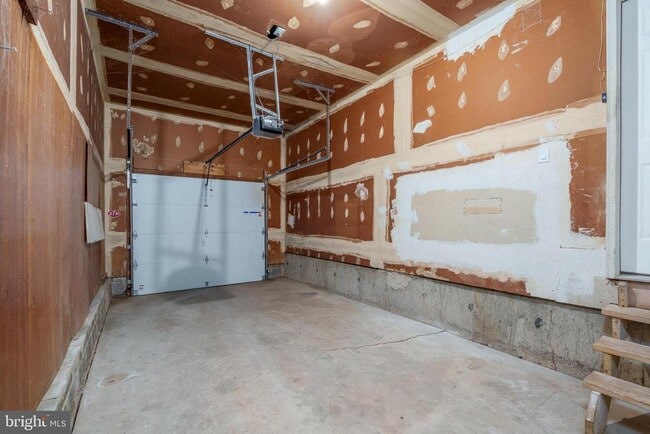 Building Photo - 344 Nimitz Rd