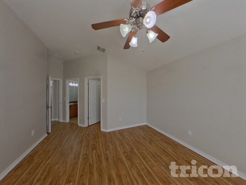 Building Photo - 14214 Edinburgh Moor Dr