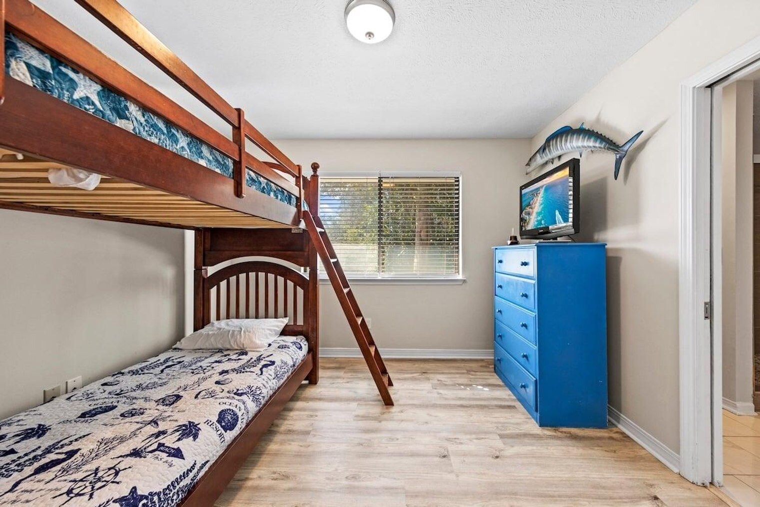 Building Photo - 220 Sundial St