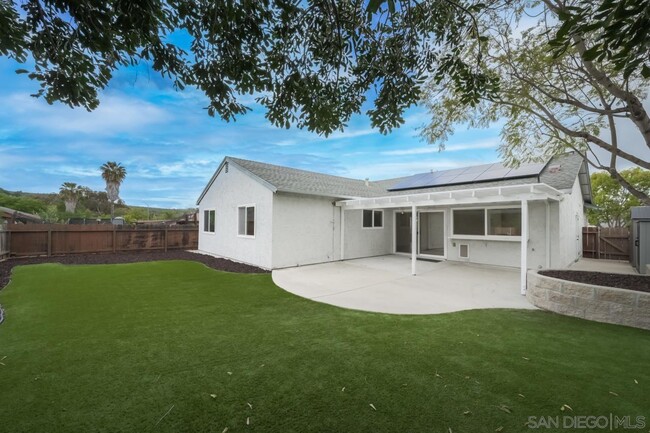 Building Photo - 12319 Hill Country Dr