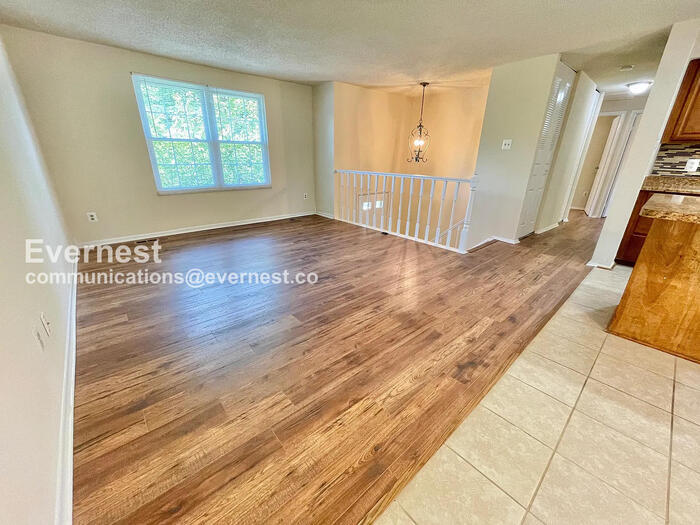 Building Photo - 3324 Rollingwood Dr