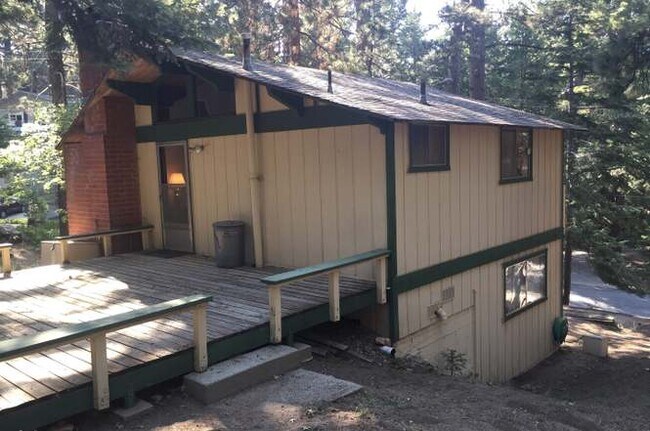 Building Photo - 31587 Circle View Dr