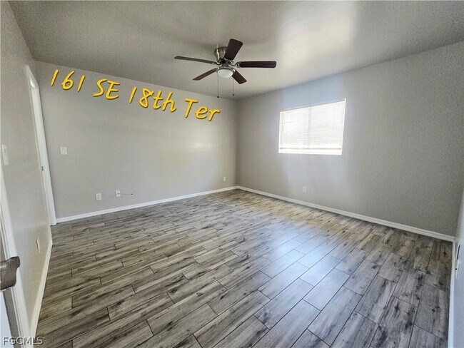 Building Photo - 161 SE 18th Terrace