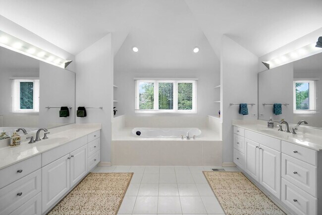 Building Photo - 36W244 Fieldcrest Dr