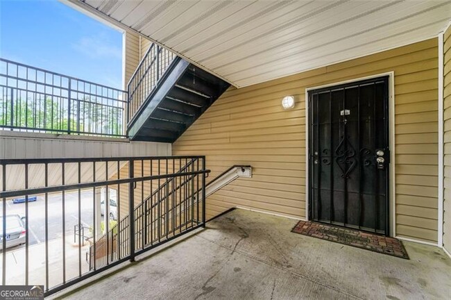 Building Photo - 12201 Fairington Ridge Cir