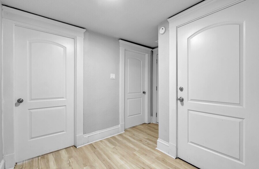 Building Photo - 1801 Saint Denis Ave