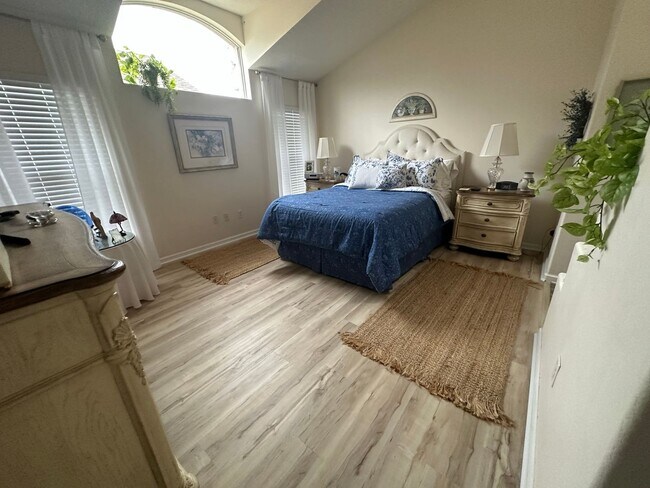 Building Photo - Lake Mary- 4 bedrooms, 2 bathrooms- $2,400.00