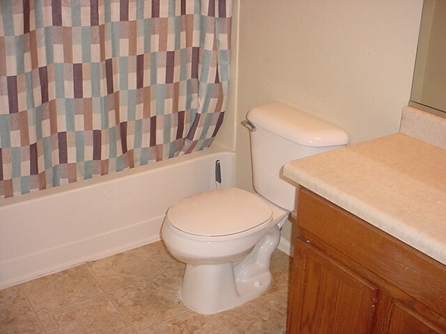 Building Photo - Super clean Rancho El Dorado jewel with new carpet and fresh paint.