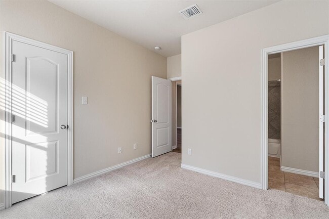 Building Photo - 437 Oyster Creek