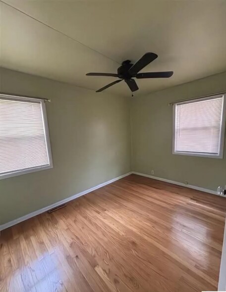 Building Photo - 222 Crestview Dr