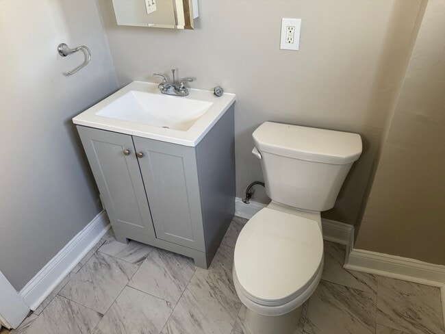 Building Photo - 4503 E 126th St