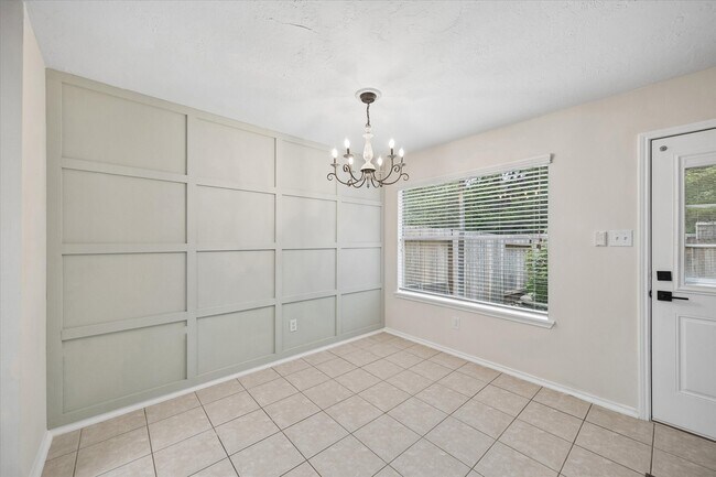 Building Photo - 7 Wineberry Pl