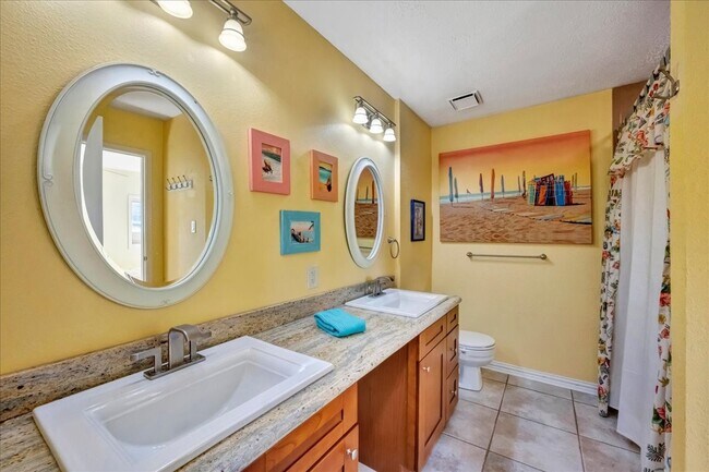 Building Photo - 16702 Dale Oak Way