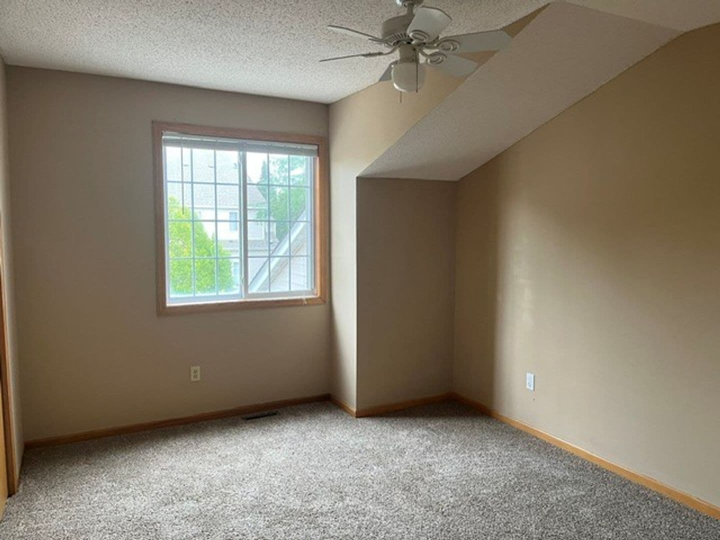 Building Photo - 971 Santa Vera Dr