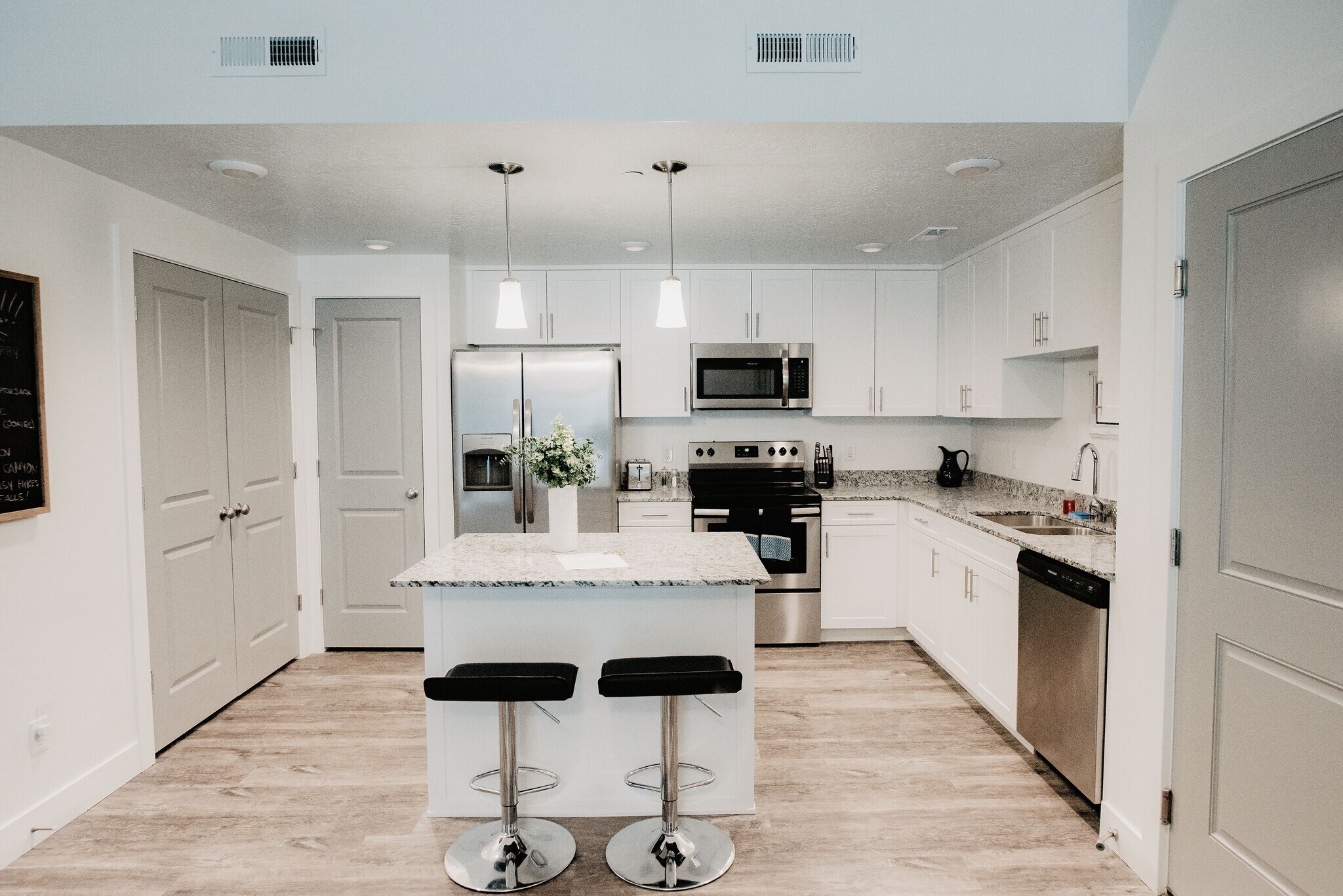 Building Photo - 875 S Depot St