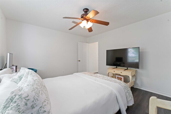 Building Photo - 12 Paintedcup Ct