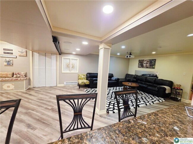 Building Photo - 1052 Kingston Ln