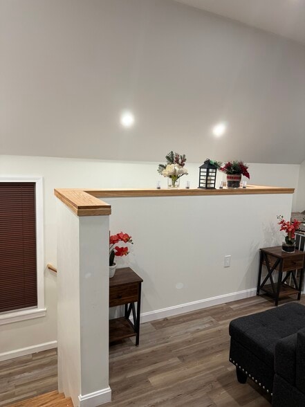 Building Photo - 20 Graham St