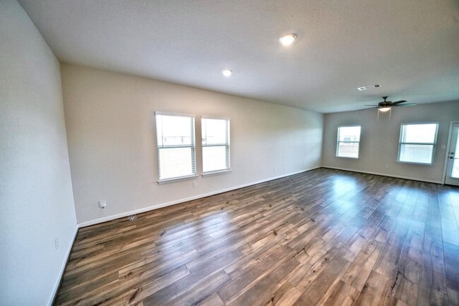 Building Photo - Beautiful Home Now Available in Orchard Pa...