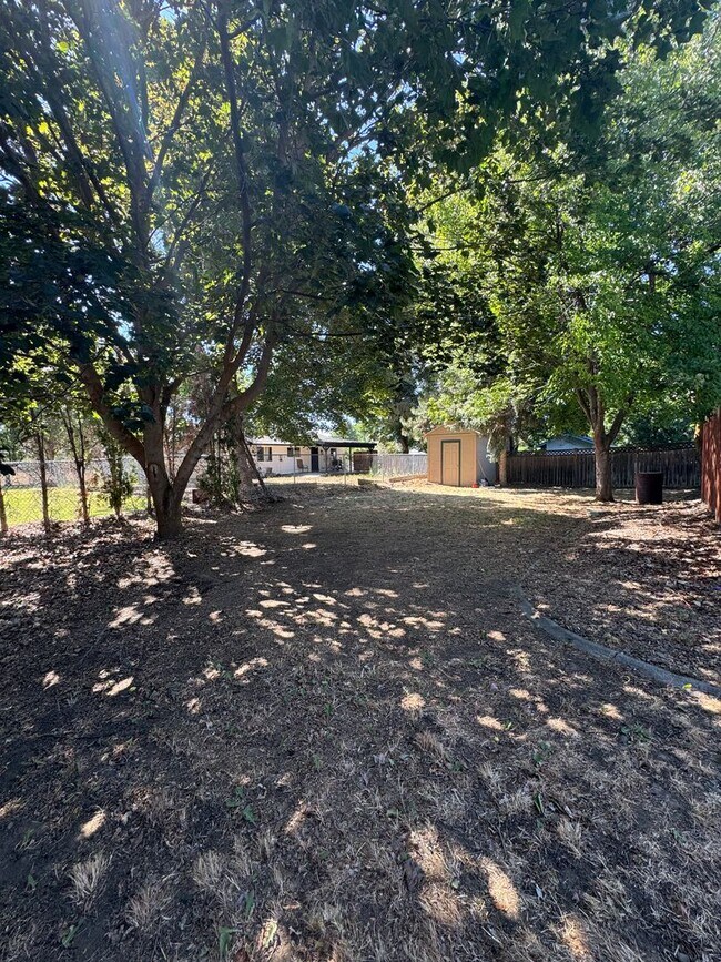 Building Photo - 3-Bedroom Home for Rent