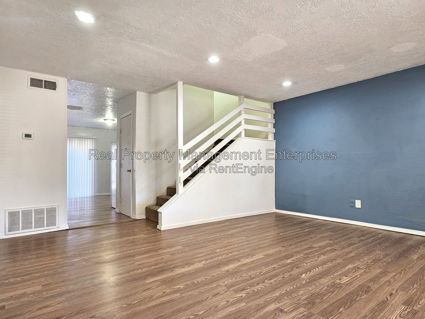 Building Photo - 1707 Beaumont Dr
