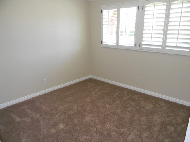 Building Photo - 1333 E Orange Grove Ave