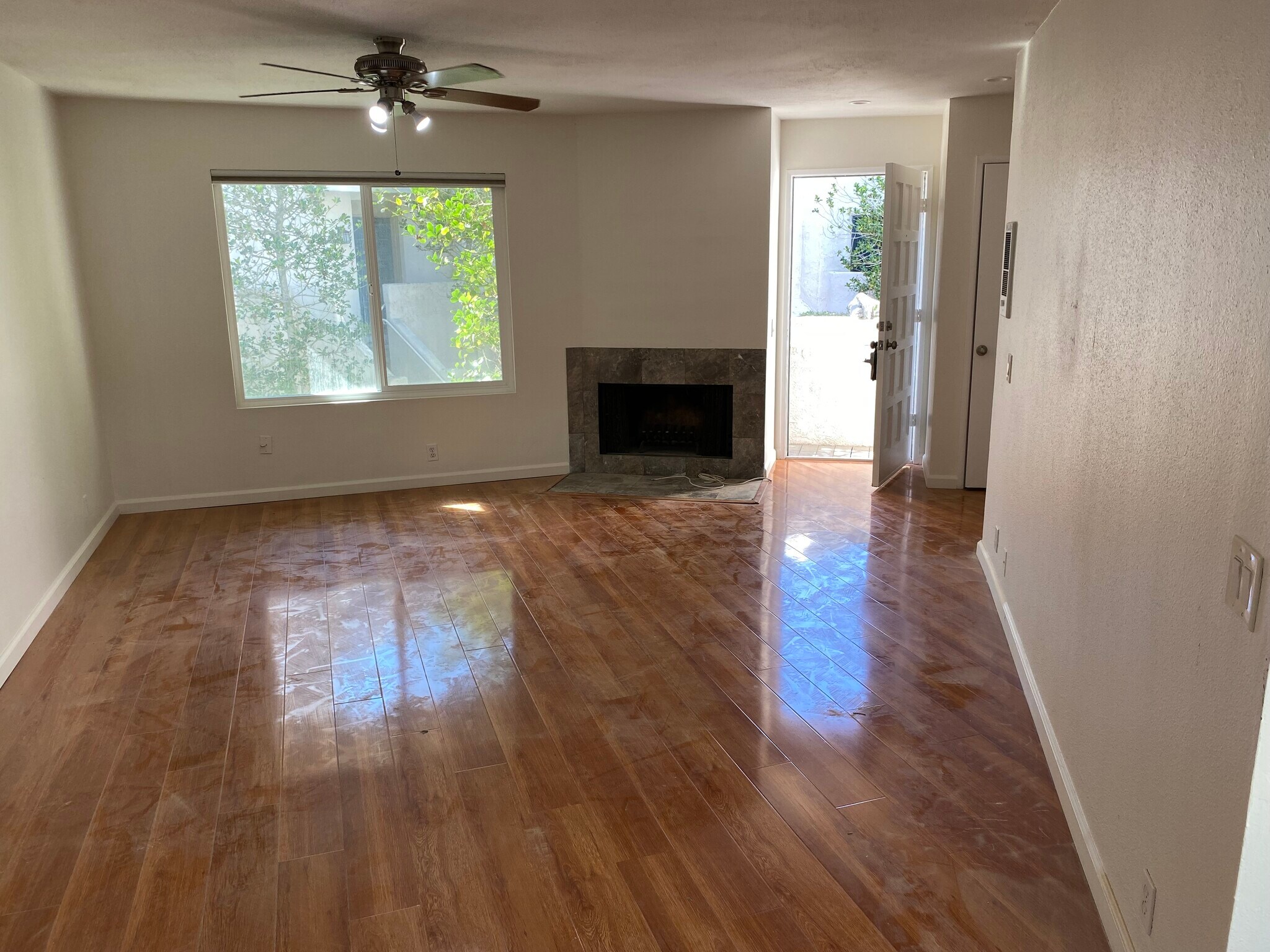 Building Photo - 8442 Via Sonoma