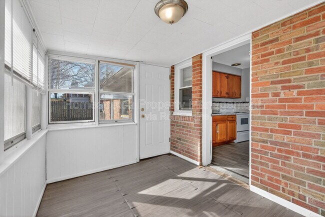 Building Photo - 1214 Forest Home Dr