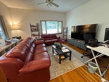 first floor unit - living room - 229 Chapel St